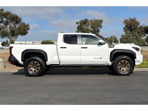 Certified 2025 Toyota Tacoma 4x4 Double Cab Hybrid image 3