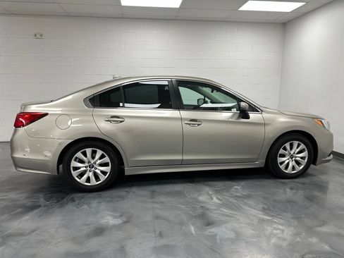Used 2017 Subaru Legacy 2.5i Premium AWD/4WD image 5