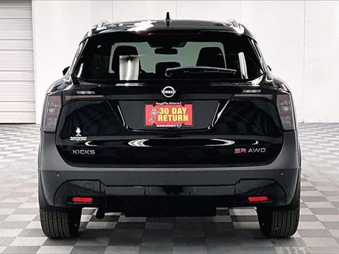 New 2026 Nissan Kicks SR w/ SR Premium Package image 4