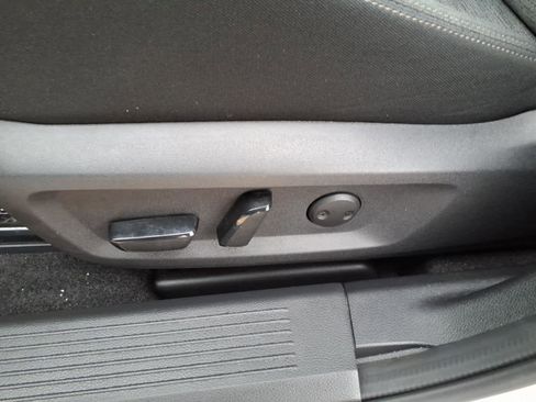 Used 2023 Nissan Rogue SV image 14