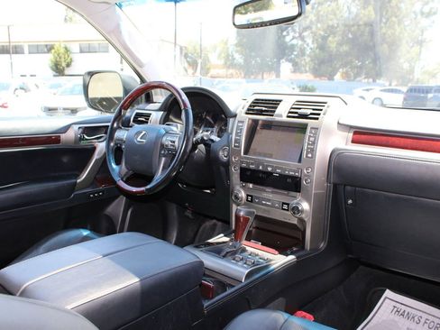 Used 2018 Lexus GX 460 Luxury AWD/4WD image 25