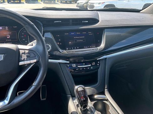 Certified 2024 Cadillac XT6 Sport w/ Technology Package AWD/4WD image 6