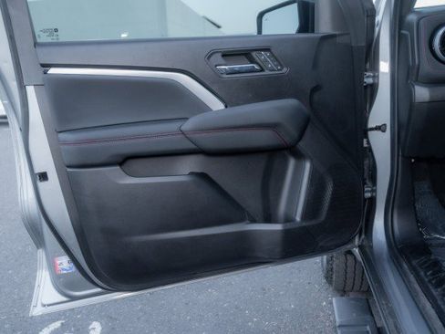Used 2023 Chevrolet Colorado Z71 w/ Z71 Convenience Package 2 AWD/4WD image 10