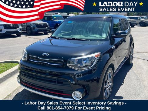 Used 2018 Kia Soul ! FWD image 2