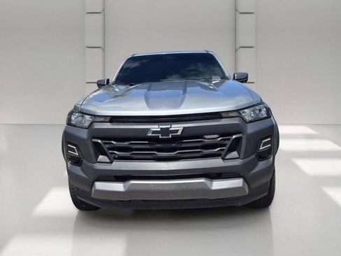 Used 2025 Chevrolet Colorado Trail Boss AWD/4WD image 2