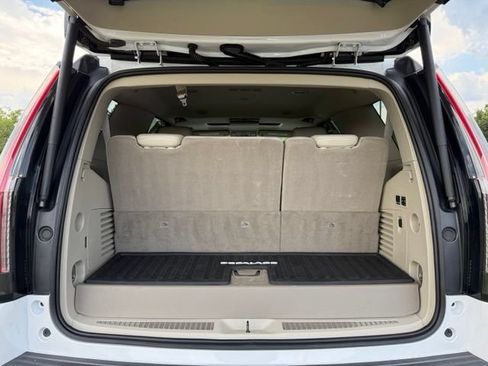 Used 2020 Cadillac Escalade Premium Luxury AWD/4WD image 31