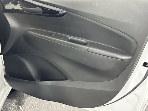 Used 2020 Chevrolet Spark LT image 31