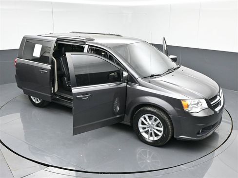 Used 2020 Dodge Grand Caravan SXT FWD image 38