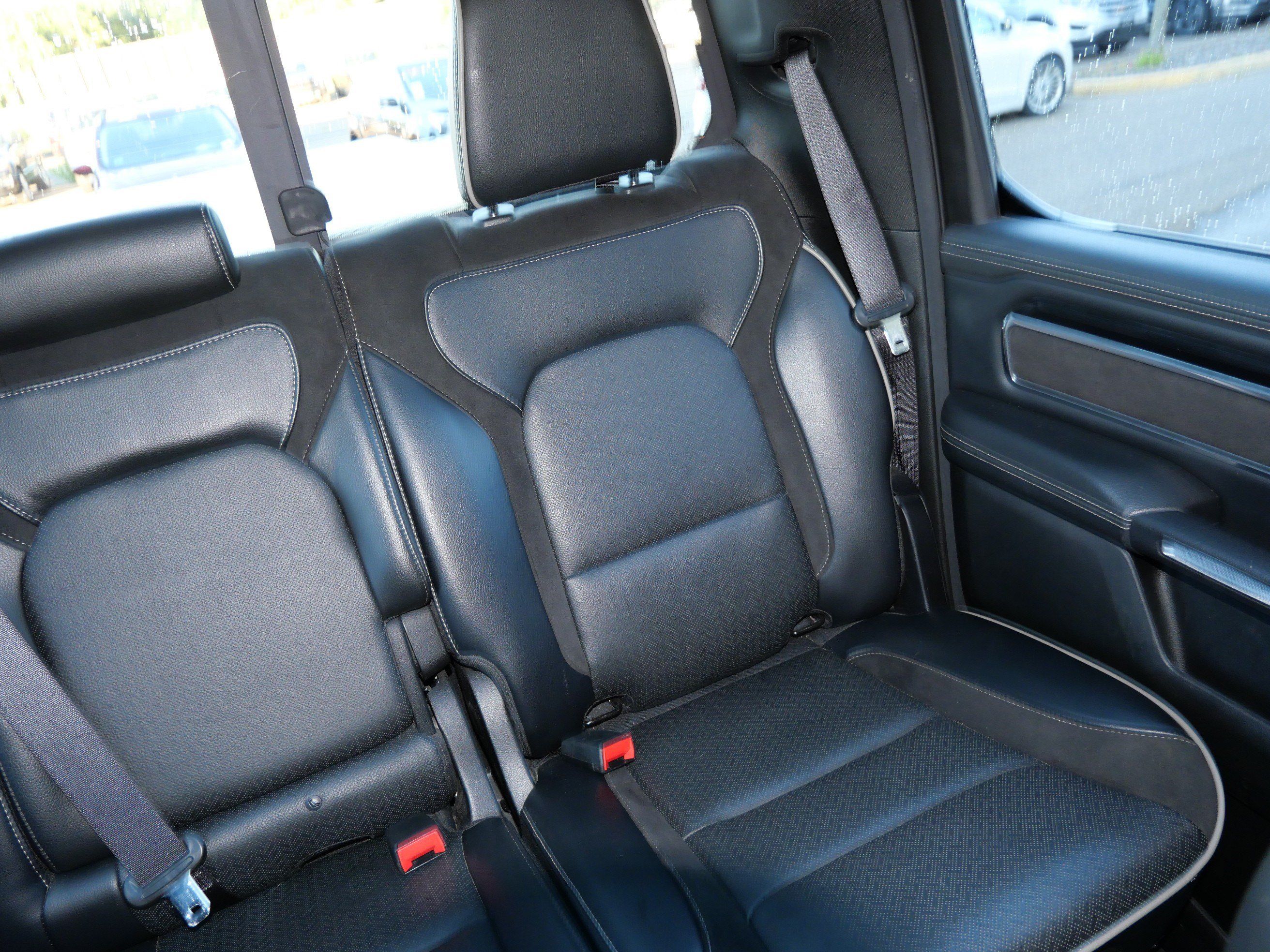 Used 2022 RAM 1500 Laramie AWD/4WD image 14