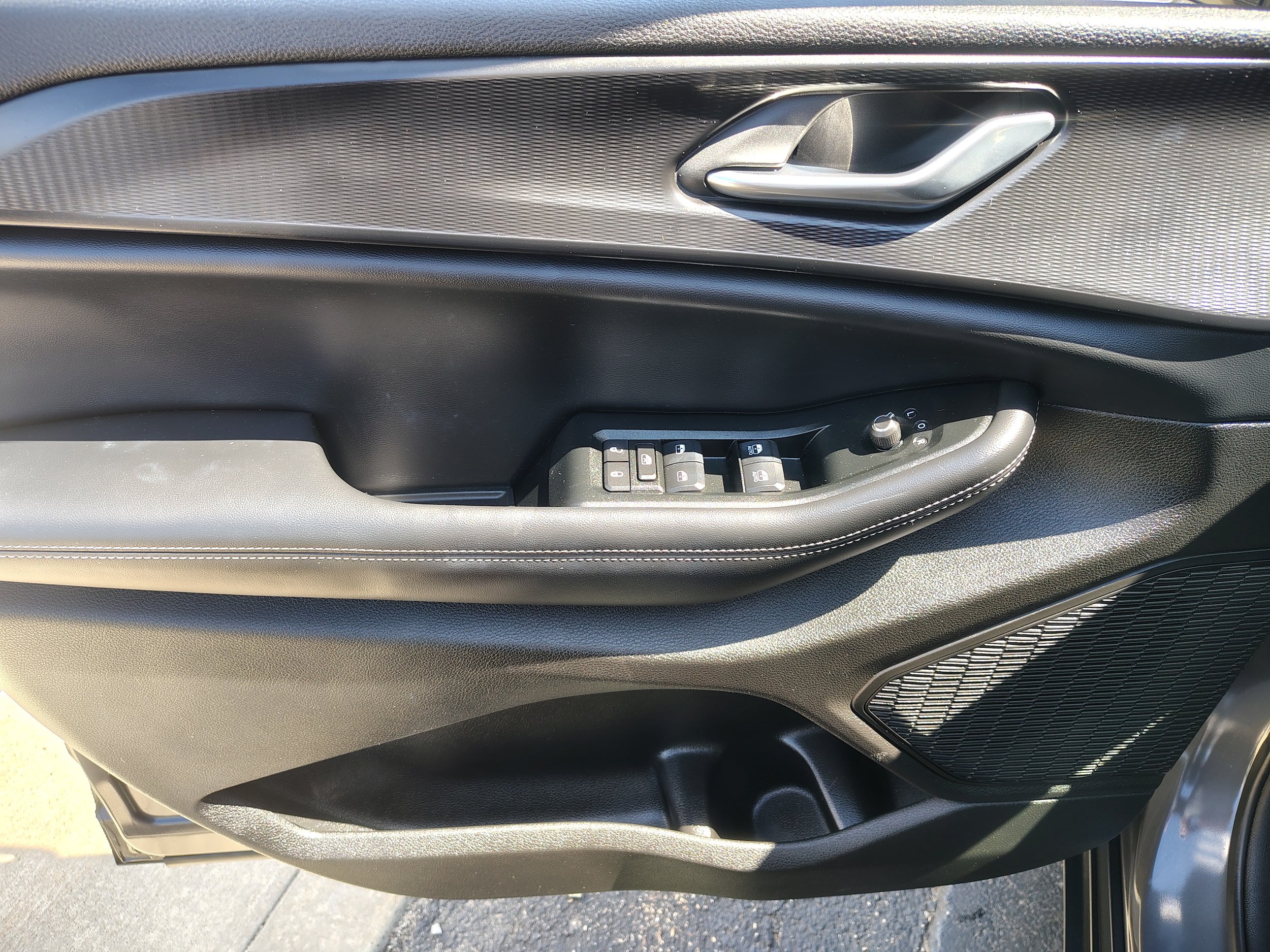 Certified 2025 Jeep Grand Cherokee Altitude AWD/4WD image 21