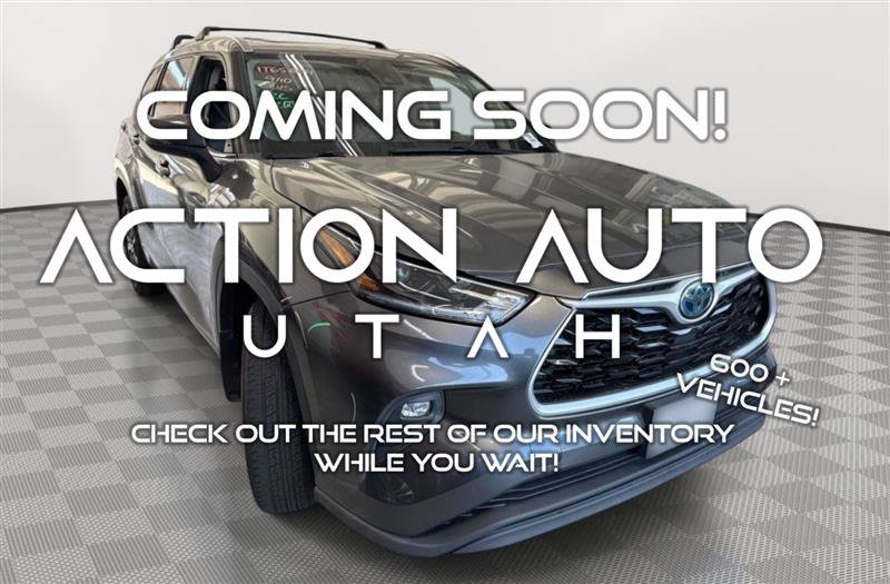 Used 2021 Toyota Highlander XLE AWD/4WD image 1