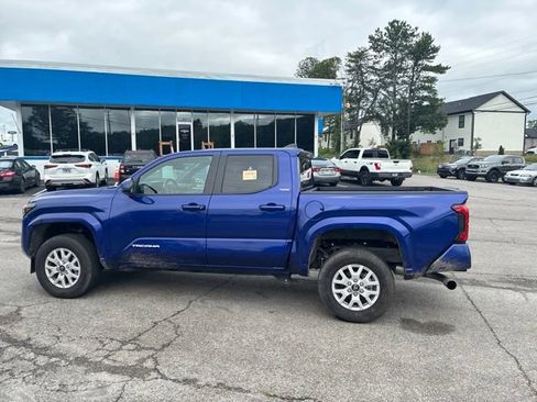 Used 2025 Toyota Tacoma SR5 RWD image 62