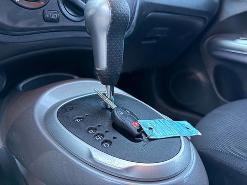 Used 2011 Nissan Juke S image 20