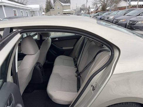 Used 2013 Volkswagen Jetta S FWD image 9