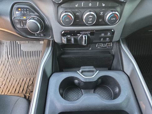 Used 2022 RAM 1500 Big Horn AWD/4WD image 25
