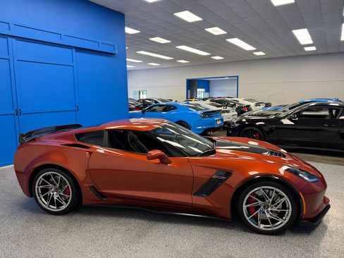 Used 2016 Chevrolet Corvette Z06 w/ 2LZ Preferred Equipment Group RWD image 7
