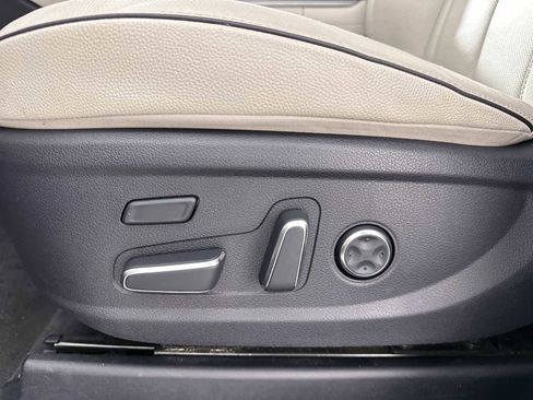 Used 2024 Hyundai Palisade Limited image 12