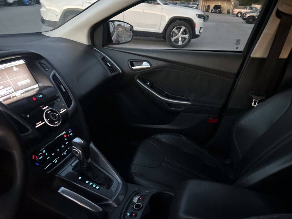Used 2012 Ford Focus Titanium FWD image 11