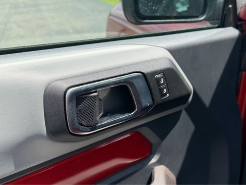 Used 2023 Ford Bronco Badlands AWD/4WD image 9