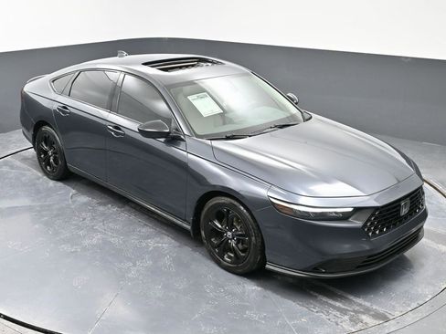 Used 2025 Honda Accord SE image 40