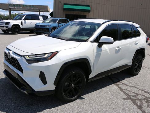 Used 2023 Toyota RAV4 SE AWD/4WD image 1
