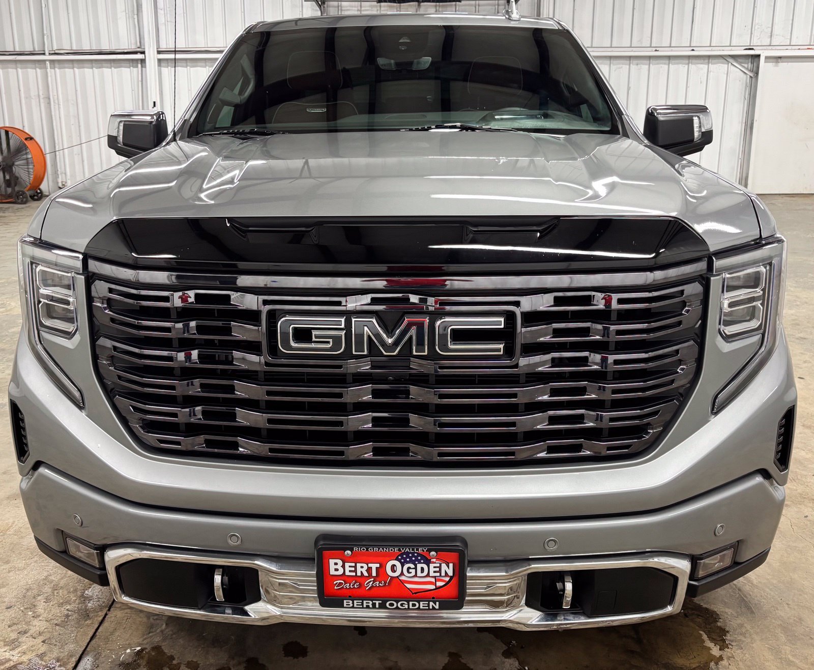 Used 2025 GMC Sierra 1500 Denali Ultimate AWD/4WD image 2