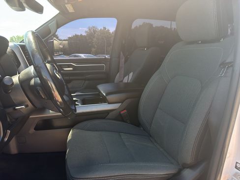 Used 2022 RAM 1500 Big Horn AWD/4WD image 11