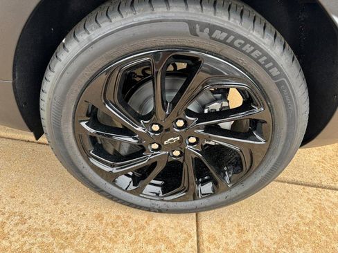 New 2027 Chevrolet Bolt RS FWD image 31