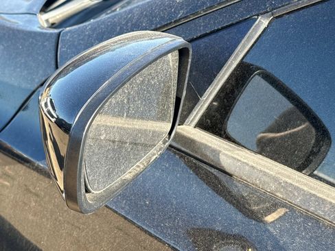 Used 2018 Chrysler 300 S AWD/4WD image 8