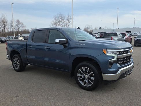 Used 2024 Chevrolet Silverado 1500 LT image 9