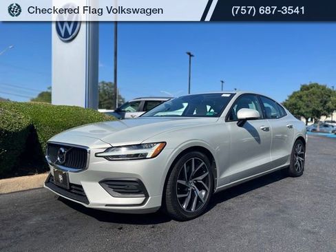 Used 2020 Volvo S60 T5 Momentum FWD image 1