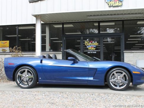 Used 2007 Chevrolet Corvette Convertible w/ Preferred Equipment Group image 16