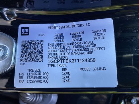 Used 2026 Chevrolet Colorado ZR2 w/ Technology Package AWD/4WD image 37