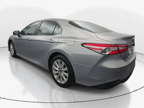Used 2018 Toyota Camry LE w/ Convenience Package image 7