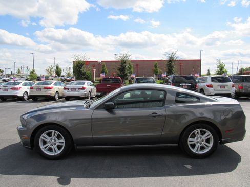 Used 2014 Ford Mustang Coupe image 2