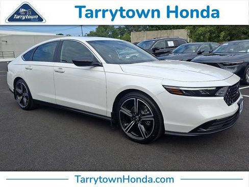 Used 2025 Honda Accord Sport image 1