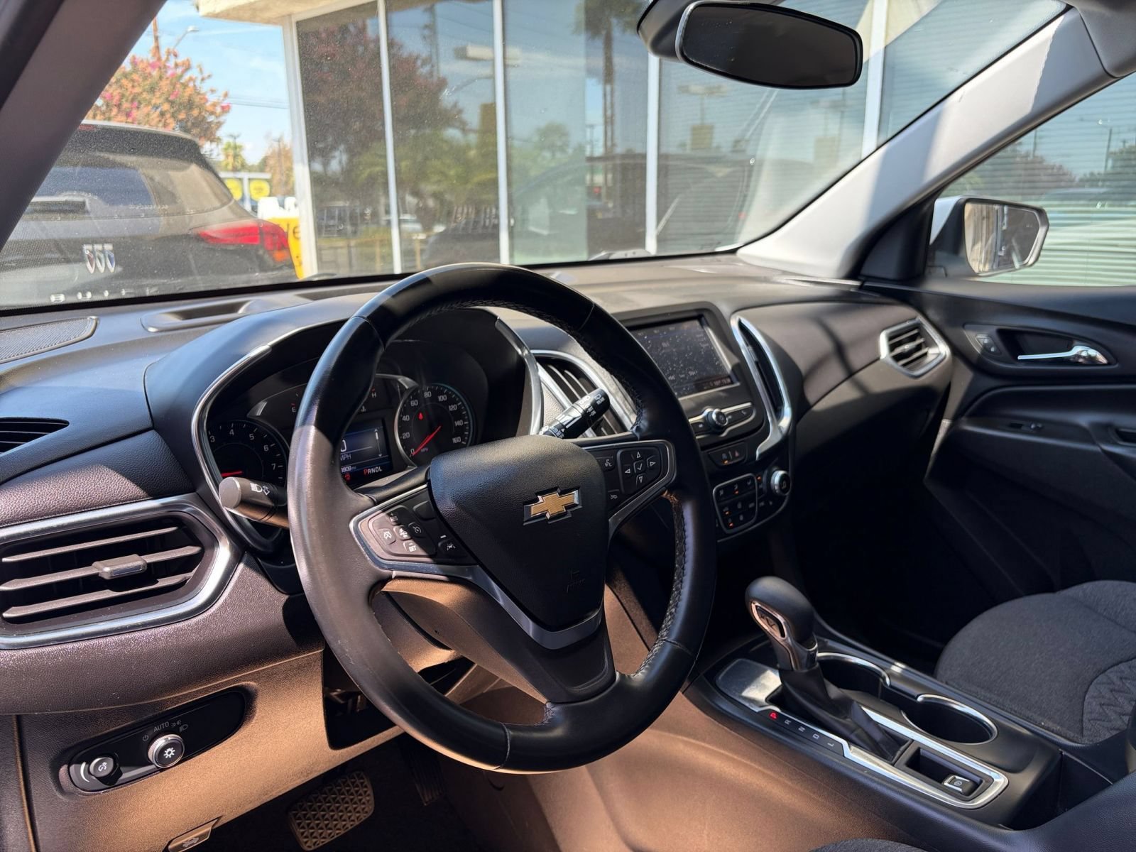 Used 2024 Chevrolet Equinox LT FWD image 34