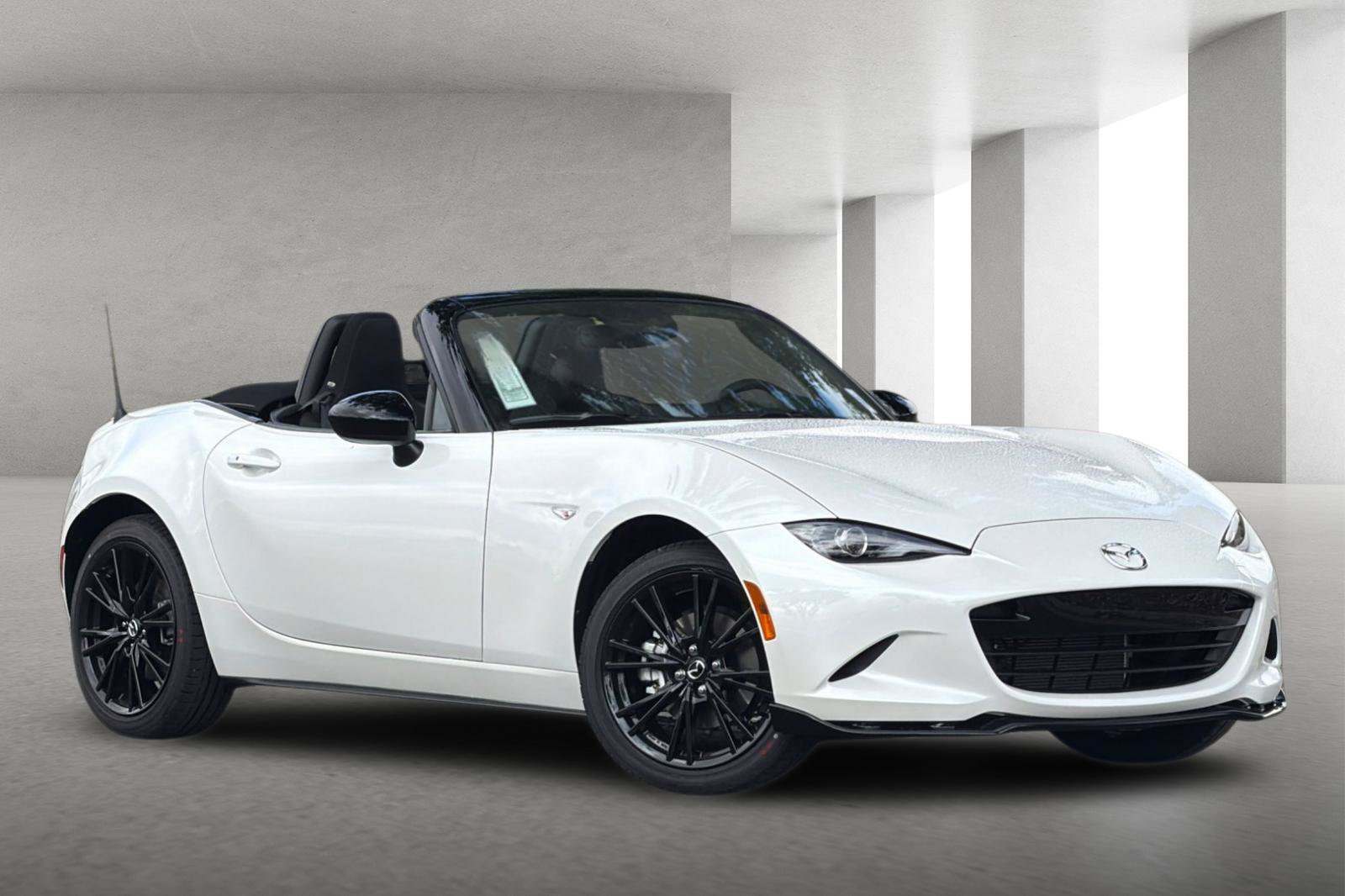 New 2026 MAZDA MX-5 Miata Club w/ Interior Package RWD image 2