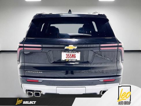 Used 2026 Chevrolet Traverse LT w/ LPO, Floor Liner Package FWD image 9
