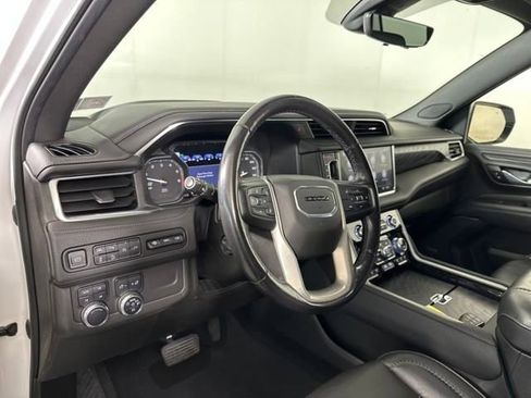 Used 2021 GMC Yukon Denali w/ Denali Premium Package image 13