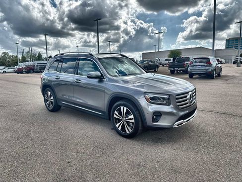 Used 2025 Mercedes-Benz GLB 250 image 11