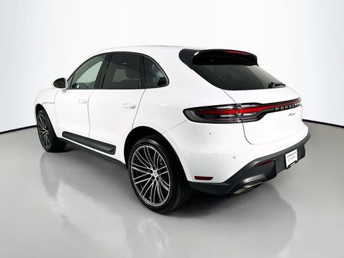 Certified 2026 Porsche Macan AWD/4WD image 3