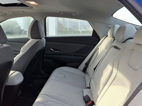 Used 2025 Hyundai Elantra Limited w/ Cargo Package image 9