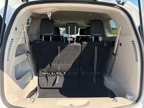 Used 2023 Chrysler Pacifica Touring-L FWD image 40