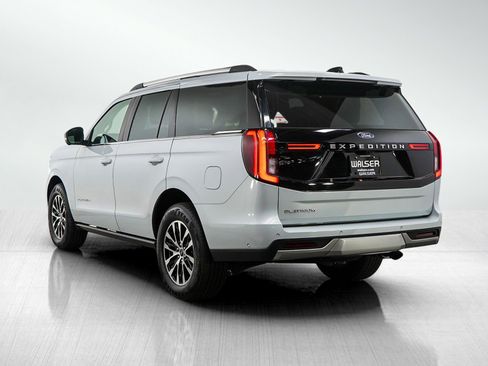 Used 2025 Ford Expedition Platinum AWD/4WD image 4