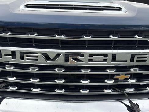 Used 2021 Chevrolet Silverado 2500 LTZ w/ LTZ Plus Package AWD/4WD image 10