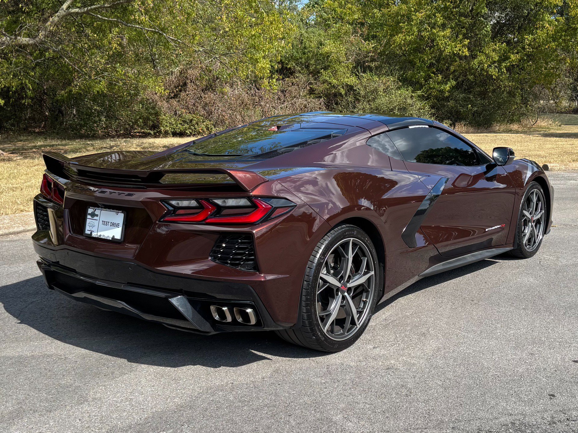 Used 2022 Chevrolet Corvette Stingray Preferred Cpe w/ Z51 Performance Package RWD image 3