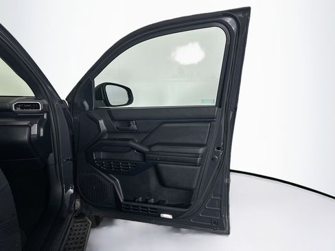 Used 2025 Toyota 4Runner TRD Off-Road image 32