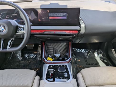 Used 2025 BMW X3 xDrive30i AWD/4WD image 13