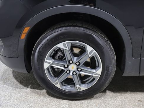 Used 2025 Chevrolet Blazer LT AWD/4WD image 9